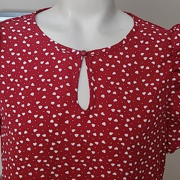 Heart Patrerned Top - Picture 2 of 7